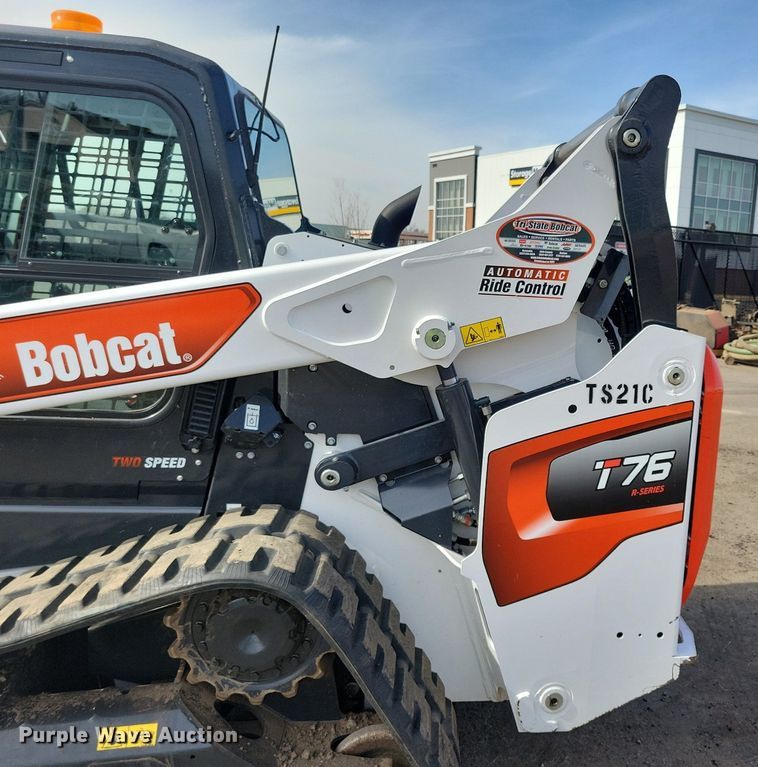 image for item DL7883 2021 Bobcat T76 skid steer loader