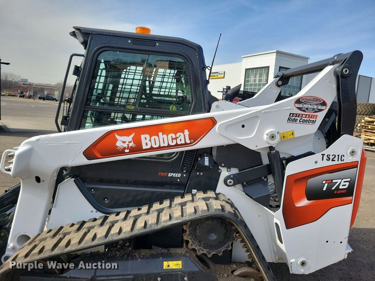 image for item DL7883 2021 Bobcat T76 skid steer loader