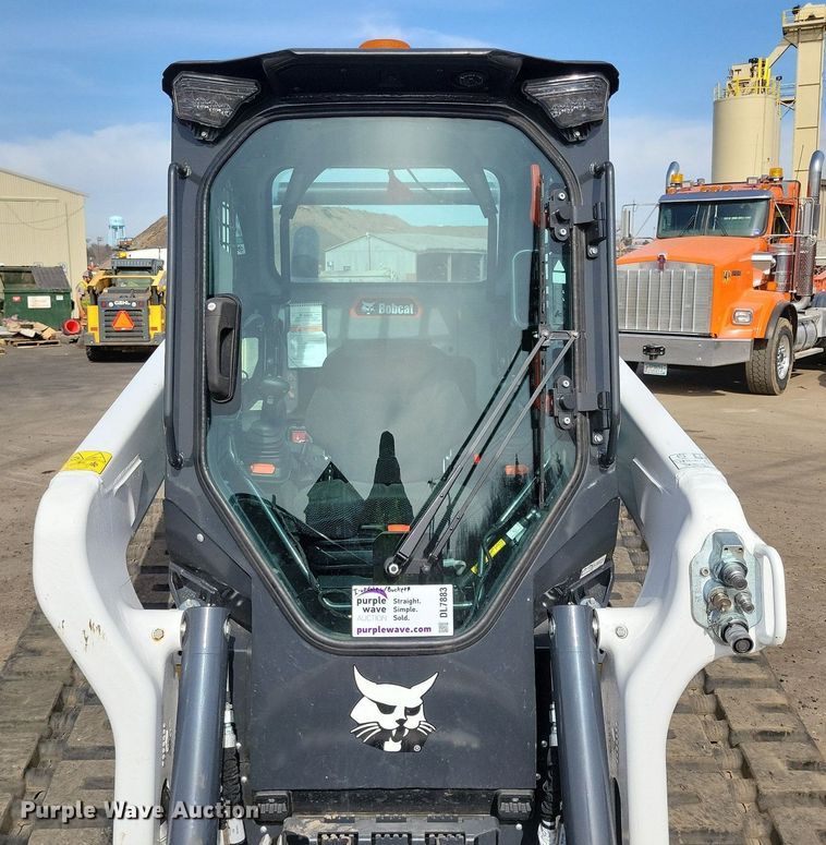 image for item DL7883 2021 Bobcat T76 skid steer loader