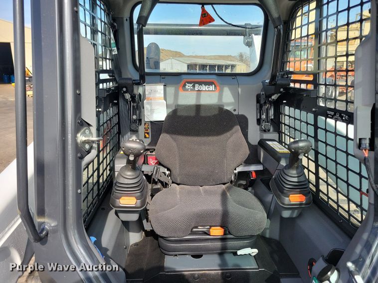 image for item DL7883 2021 Bobcat T76 skid steer loader