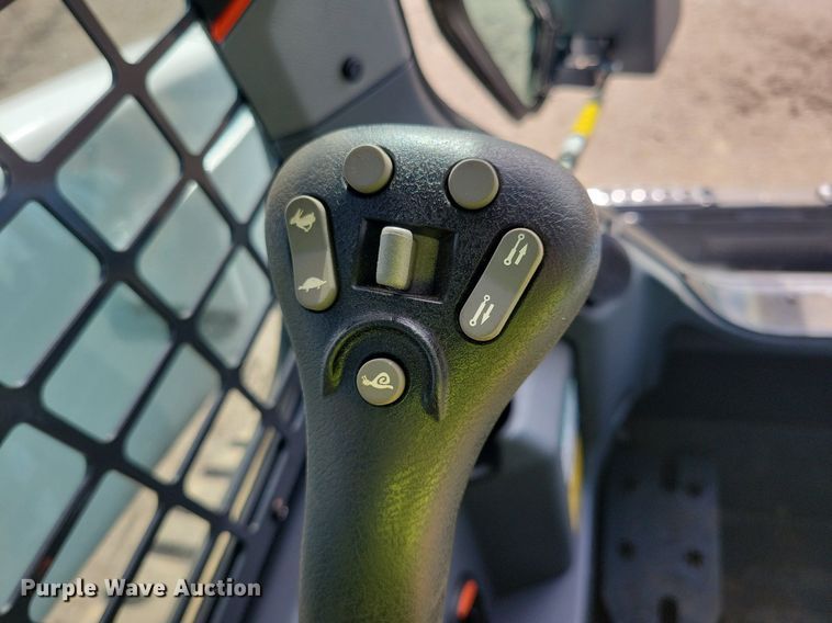 image for item DL7883 2021 Bobcat T76 skid steer loader