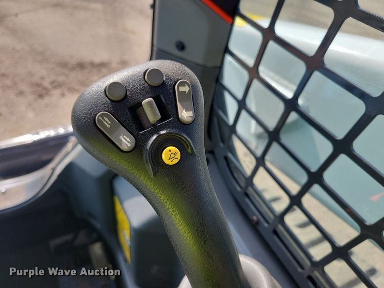 image for item DL7883 2021 Bobcat T76 skid steer loader