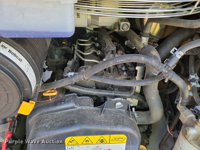 image for item DL7883 2021 Bobcat T76 skid steer loader