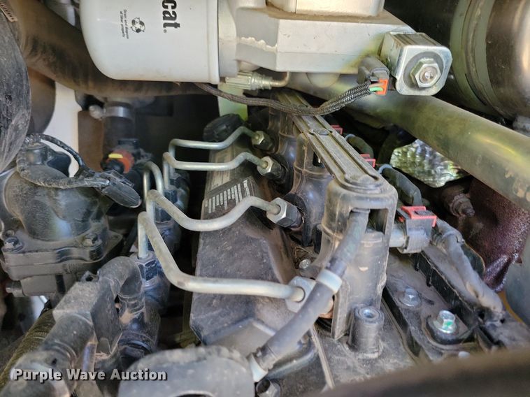 image for item DL7883 2021 Bobcat T76 skid steer loader