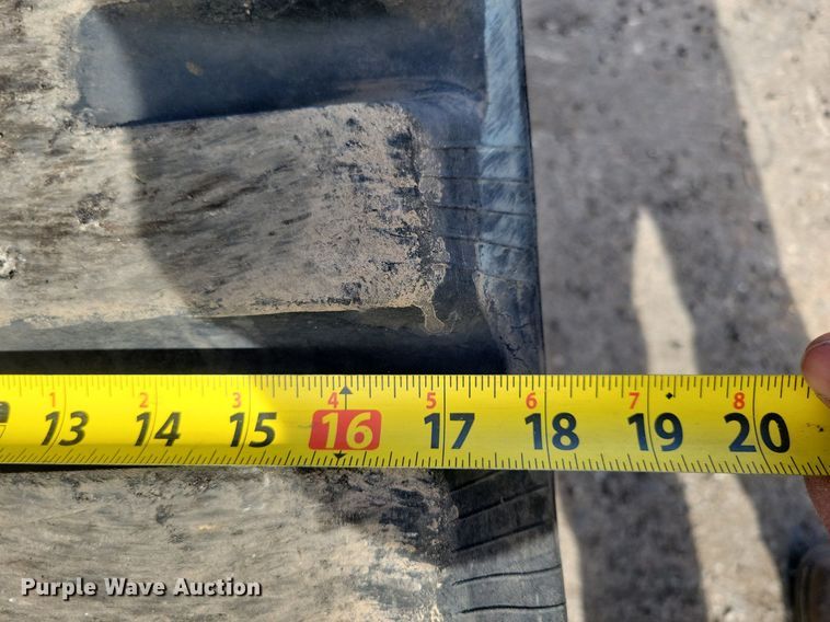 image for item DL7883 2021 Bobcat T76 skid steer loader