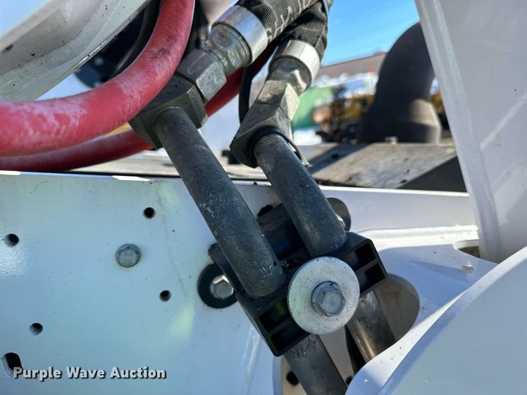 image for item DL7886 2021 Bobcat S770 skid steer loader