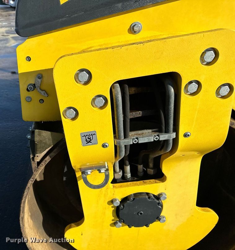 image for item DL7887 2021 Bomag BW138AD double drum vibratory roller