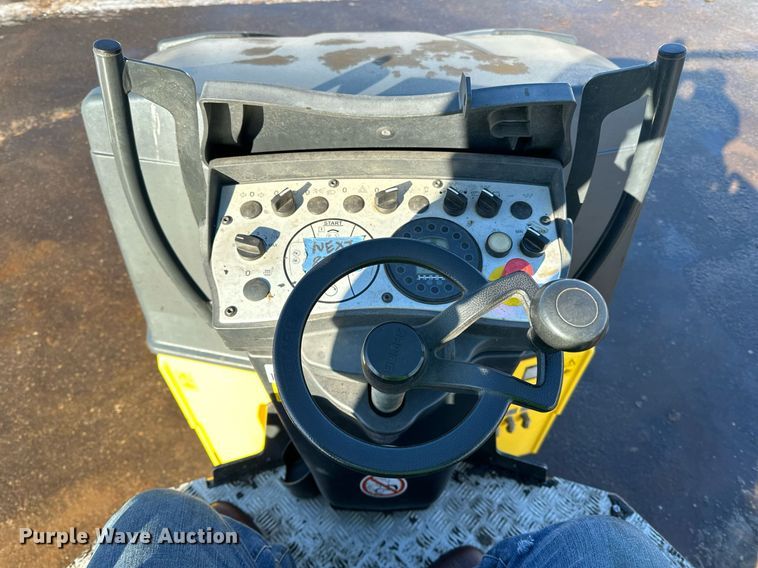 image for item DL7887 2021 Bomag BW138AD double drum vibratory roller