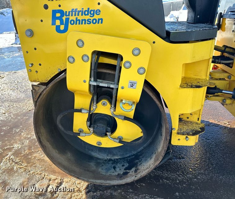 image for item DL7887 2021 Bomag BW138AD double drum vibratory roller