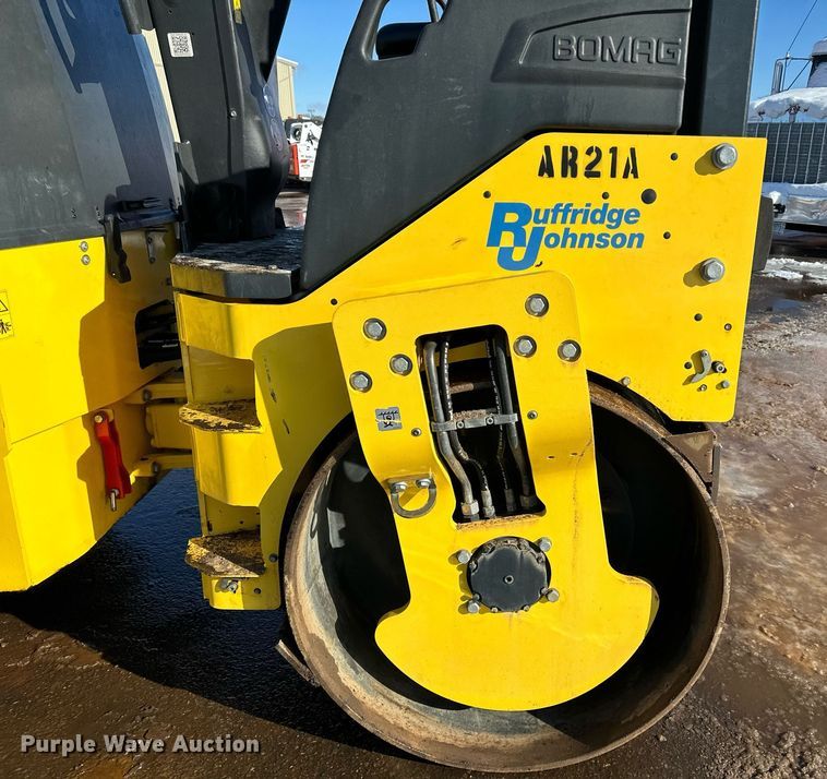 image for item DL7887 2021 Bomag BW138AD double drum vibratory roller