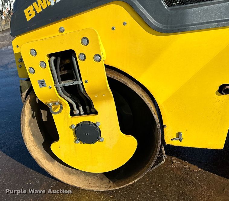 image for item DL7887 2021 Bomag BW138AD double drum vibratory roller