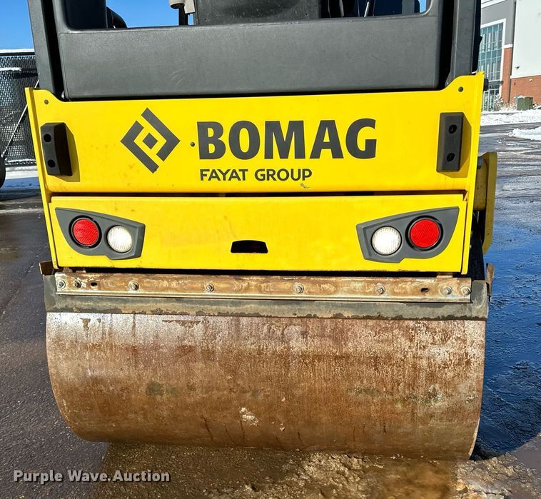 image for item DL7887 2021 Bomag BW138AD double drum vibratory roller
