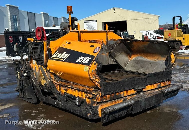 image for item DL7888 2019 LeeBoy 8510E paver