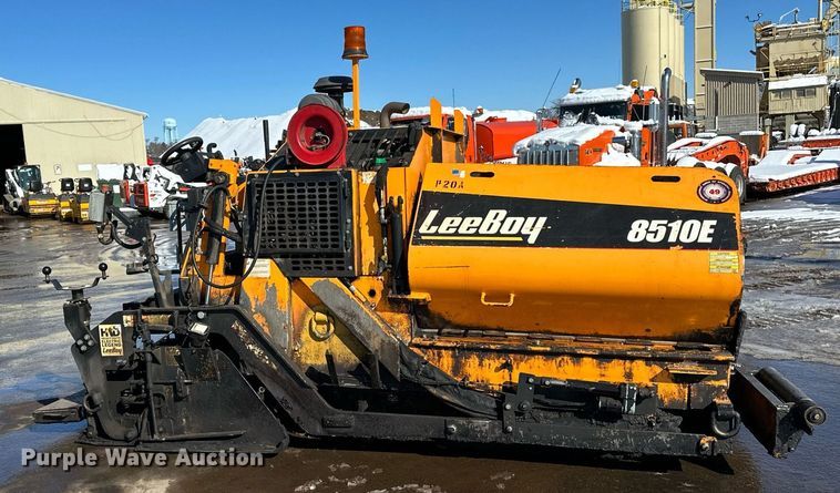image for item DL7888 2019 LeeBoy 8510E paver