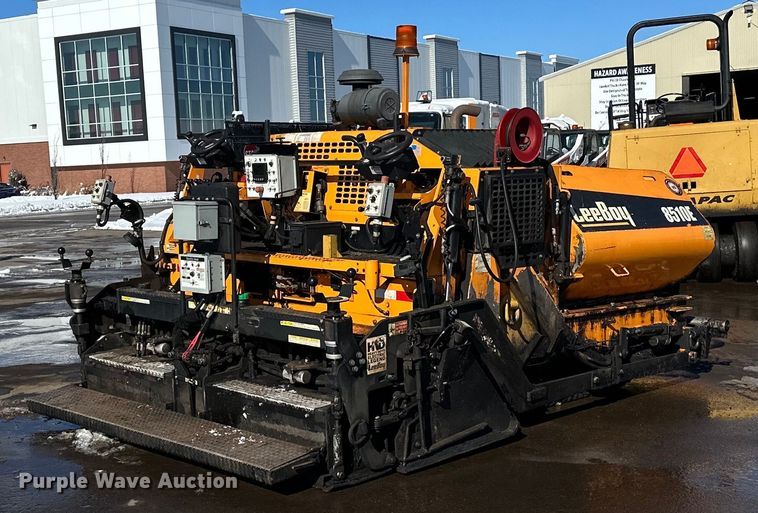 image for item DL7888 2019 LeeBoy 8510E paver