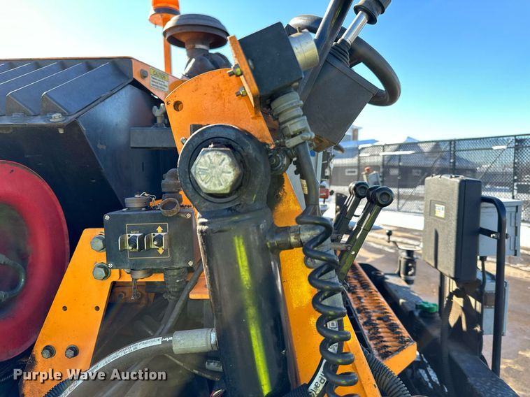 image for item DL7888 2019 LeeBoy 8510E paver