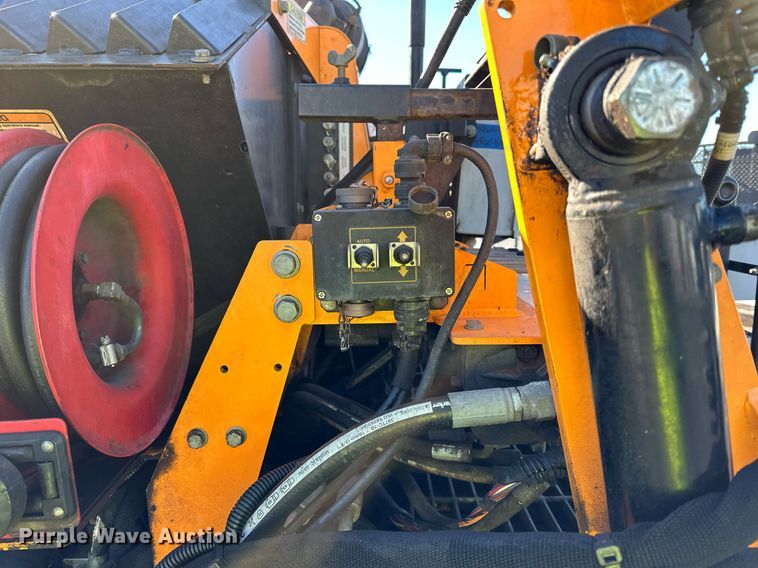 image for item DL7888 2019 LeeBoy 8510E paver