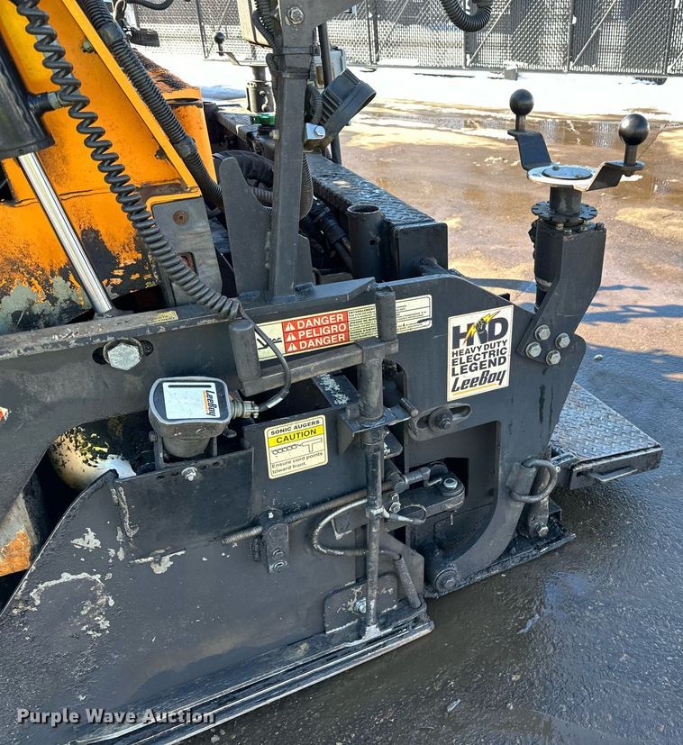 image for item DL7888 2019 LeeBoy 8510E paver