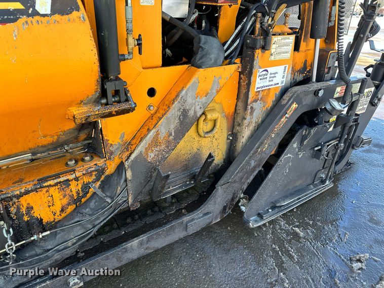 image for item DL7888 2019 LeeBoy 8510E paver