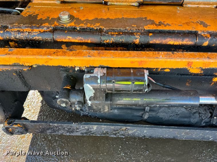 image for item DL7888 2019 LeeBoy 8510E paver