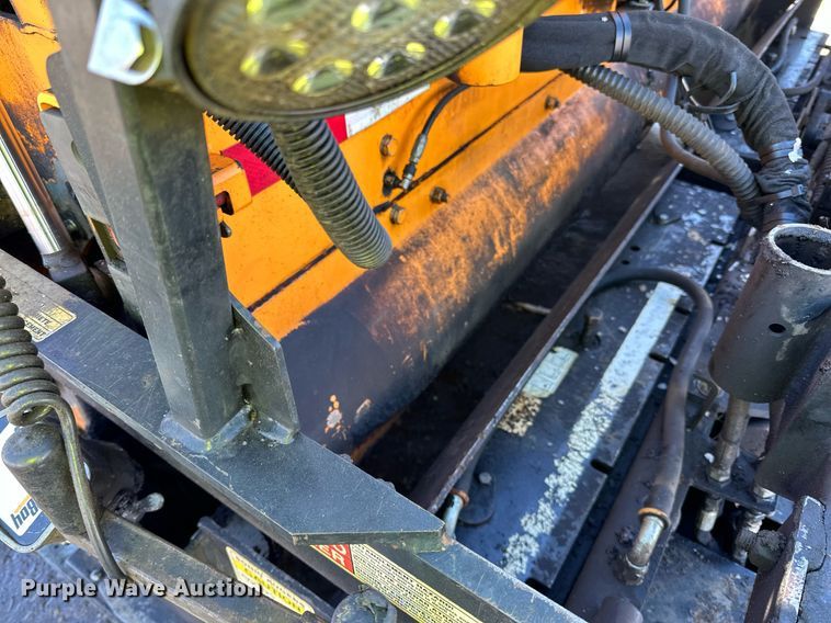 image for item DL7888 2019 LeeBoy 8510E paver