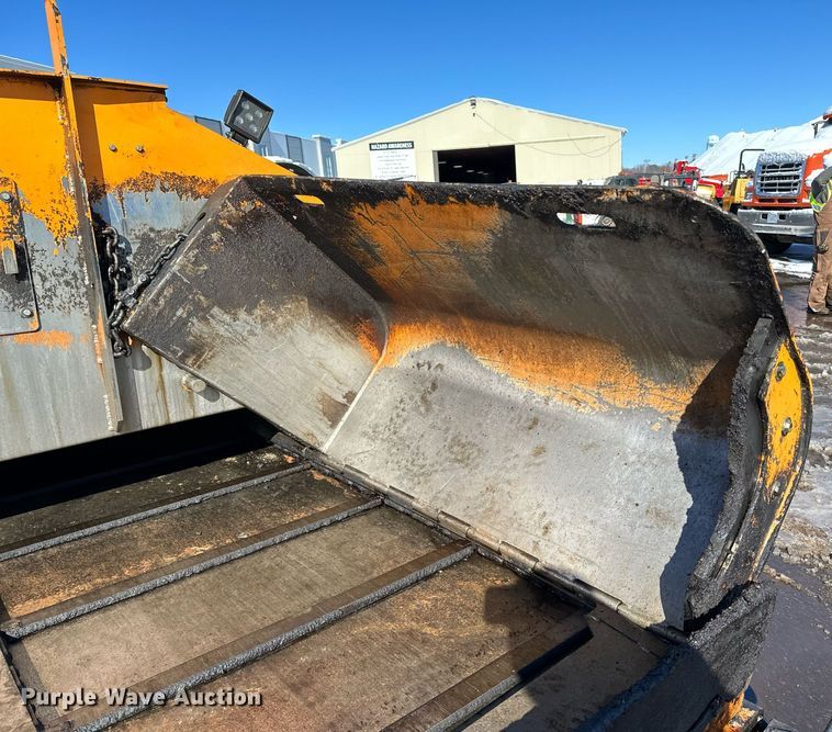 image for item DL7888 2019 LeeBoy 8510E paver