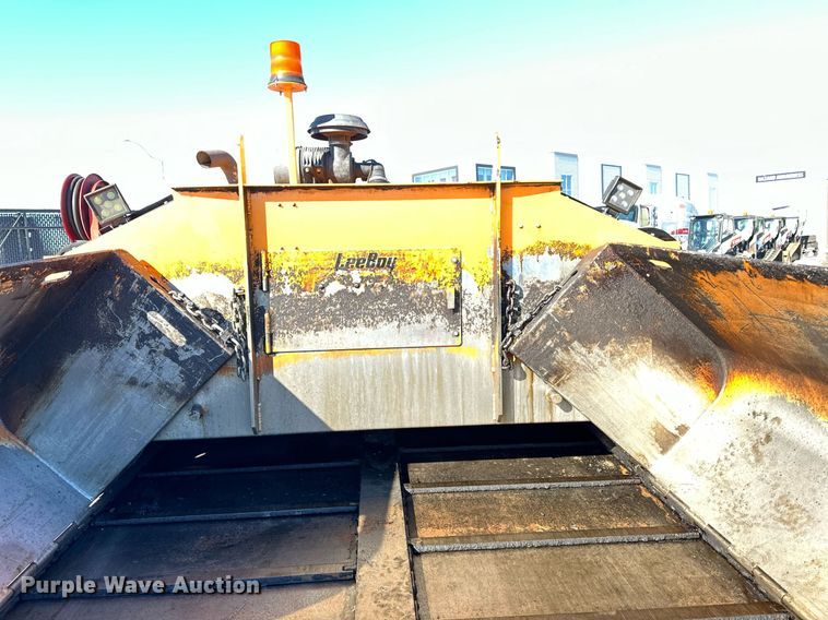 image for item DL7888 2019 LeeBoy 8510E paver