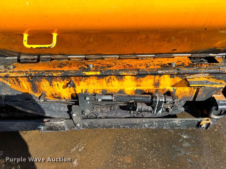 image for item DL7888 2019 LeeBoy 8510E paver