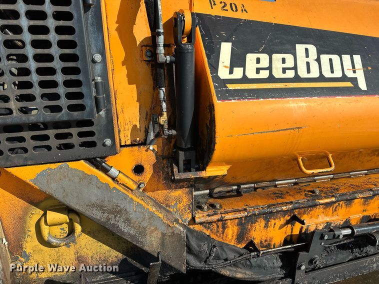 image for item DL7888 2019 LeeBoy 8510E paver