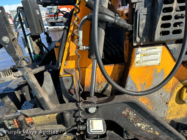 image for item DL7888 2019 LeeBoy 8510E paver