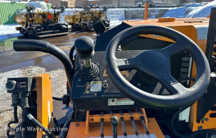 image for item DL7888 2019 LeeBoy 8510E paver