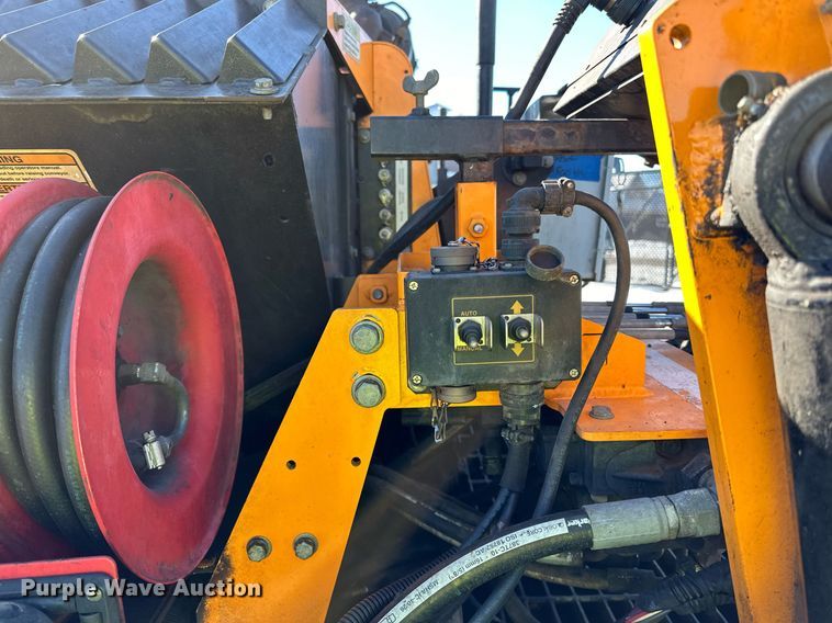 image for item DL7888 2019 LeeBoy 8510E paver