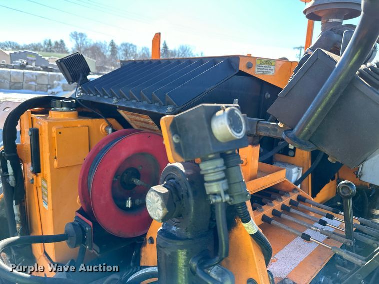 image for item DL7888 2019 LeeBoy 8510E paver