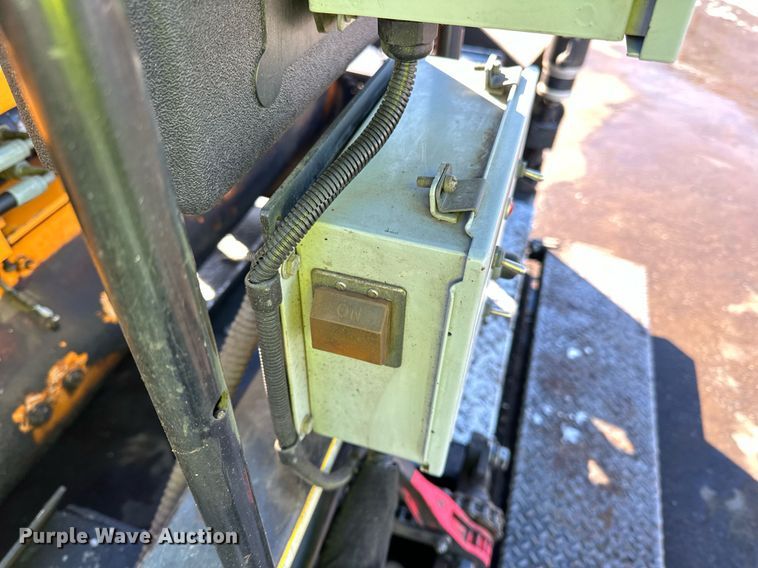 image for item DL7888 2019 LeeBoy 8510E paver