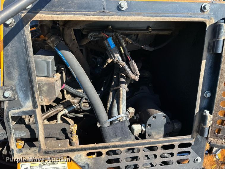 image for item DL7888 2019 LeeBoy 8510E paver