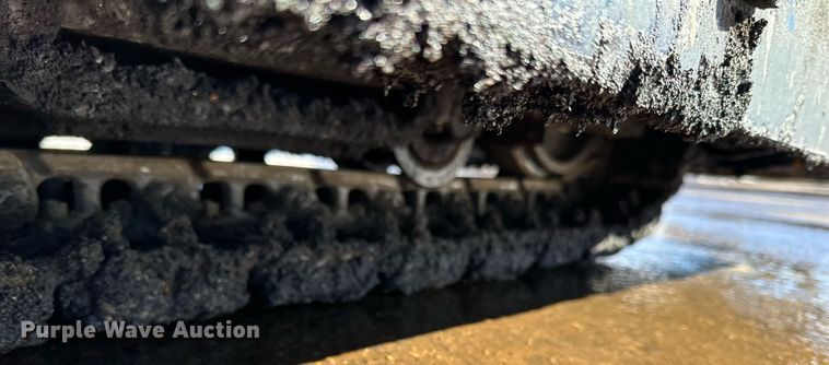 image for item DL7888 2019 LeeBoy 8510E paver