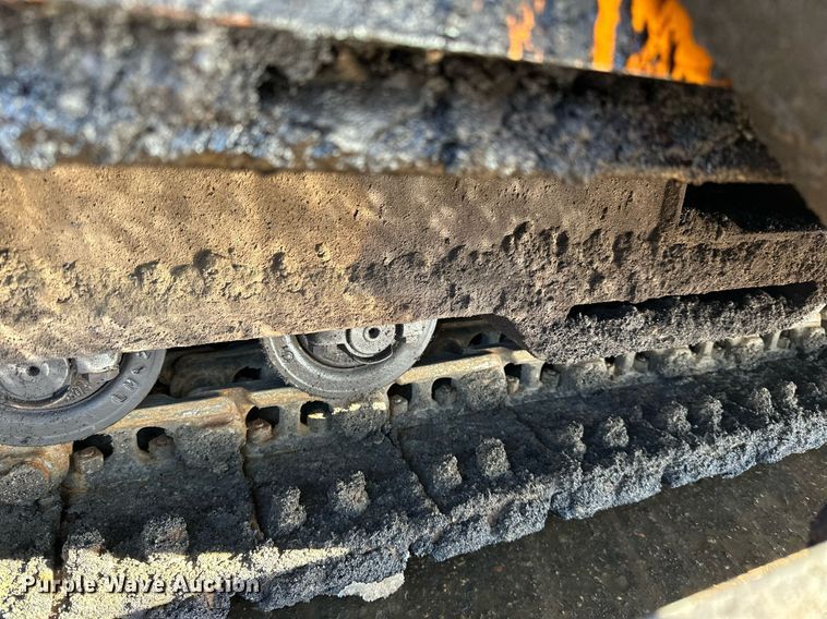 image for item DL7888 2019 LeeBoy 8510E paver