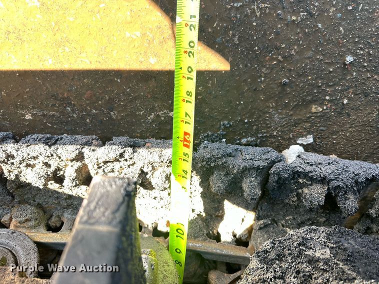 image for item DL7888 2019 LeeBoy 8510E paver