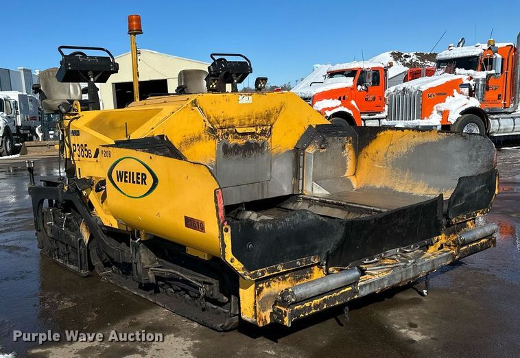 image for item DL7889 2020 Weiler P385B paver