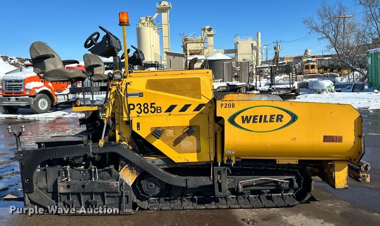 image for item DL7889 2020 Weiler P385B paver