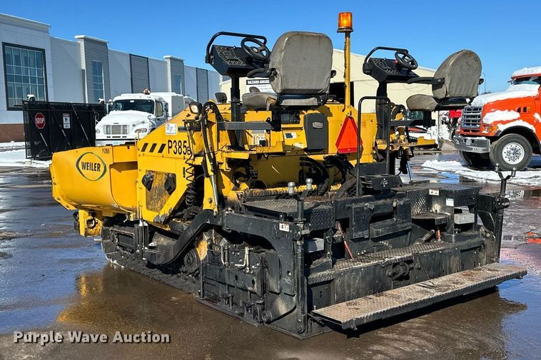 image for item DL7889 2020 Weiler P385B paver