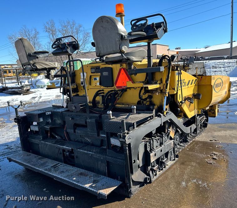 image for item DL7889 2020 Weiler P385B paver