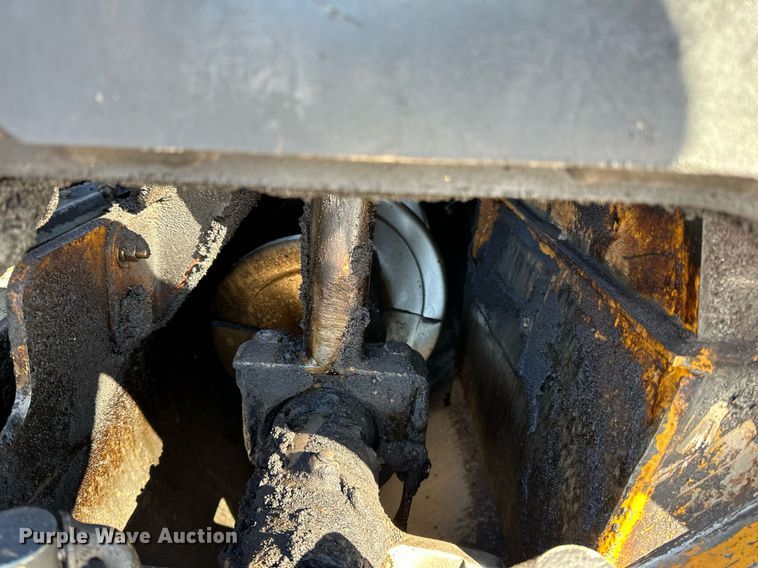 image for item DL7889 2020 Weiler P385B paver