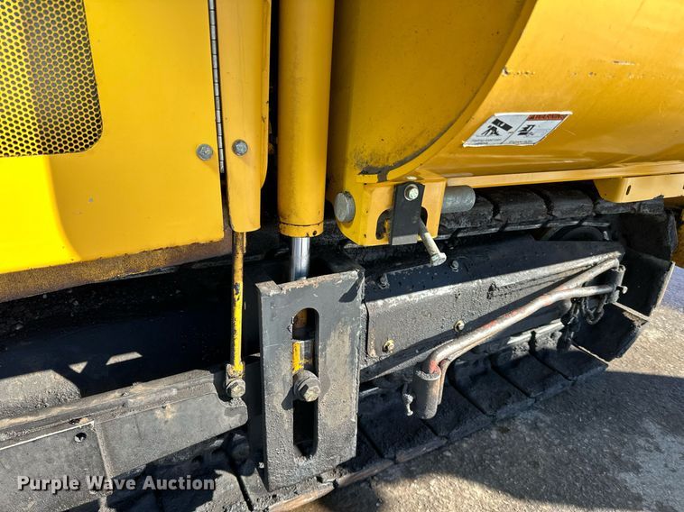 image for item DL7889 2020 Weiler P385B paver