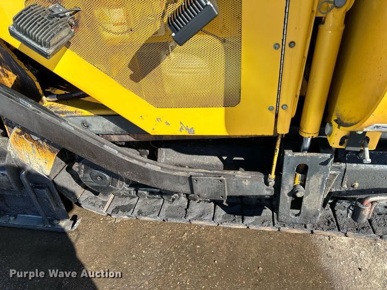 image for item DL7889 2020 Weiler P385B paver