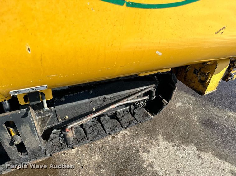 image for item DL7889 2020 Weiler P385B paver