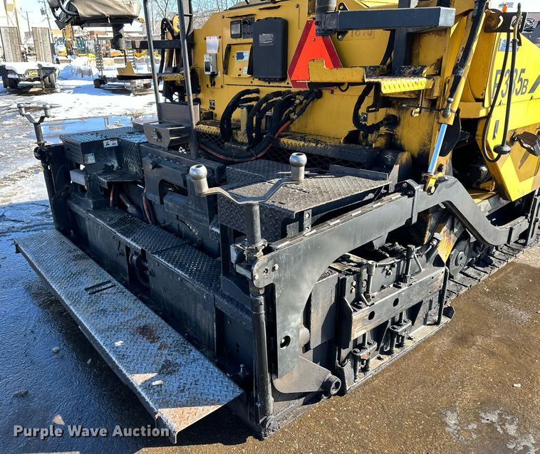 image for item DL7889 2020 Weiler P385B paver