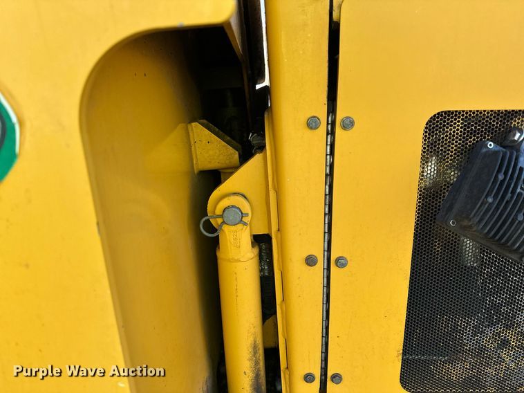 image for item DL7889 2020 Weiler P385B paver