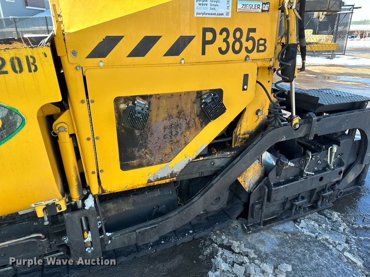 image for item DL7889 2020 Weiler P385B paver