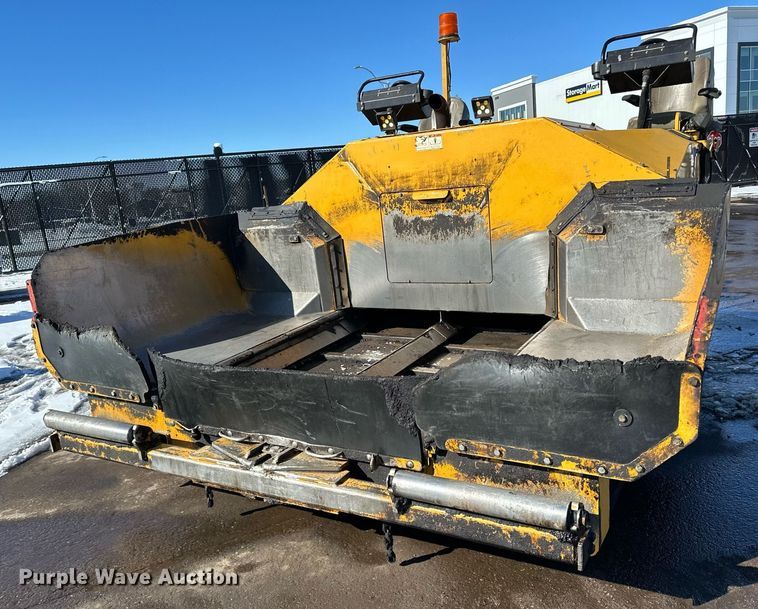 image for item DL7889 2020 Weiler P385B paver